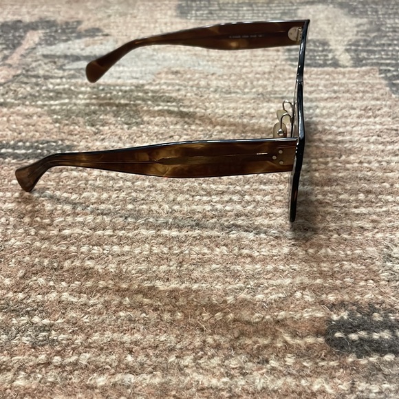 CELINE Sunglass with Case - Picture 4 of 6